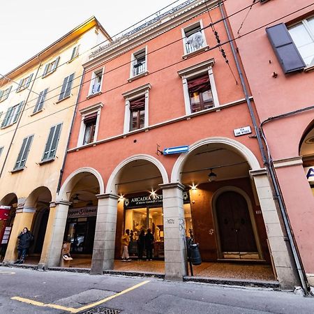 Morgana Sotto Le Torri Centro Storico Apartment Болоня Екстериор снимка